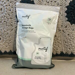 Motif breast milk storage bags